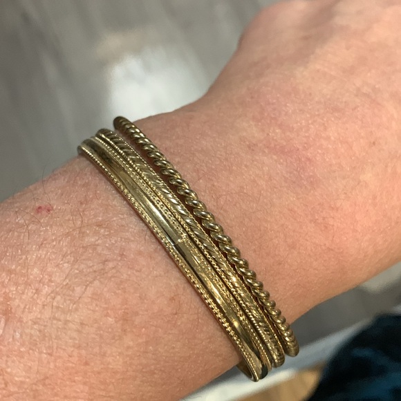 Three bracelets - Picture 4 of 8